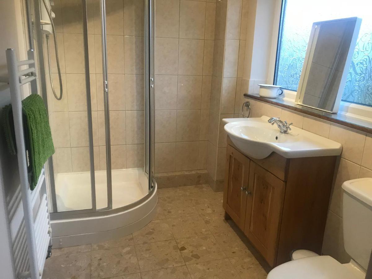 Nant Gloyw Oswestry Bed & Breakfast Bagian luar foto