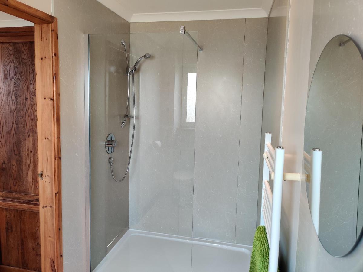 Nant Gloyw Oswestry Bed & Breakfast Bagian luar foto
